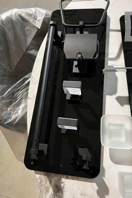 طقم إكسسوارات حمّام جداري أسود مطفي – مودرن (6 قطع)